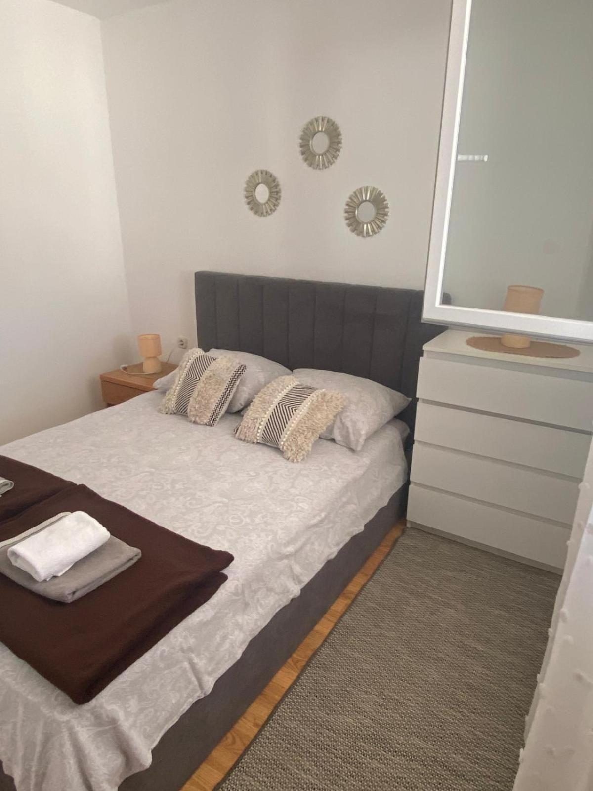 Oguic Apartman 帕格 外观 照片